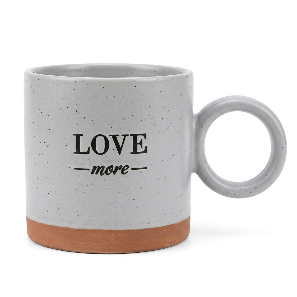 Taza de Cerámica Artesanal "LOVE more" - Diseño Minimalista con Asa Circular